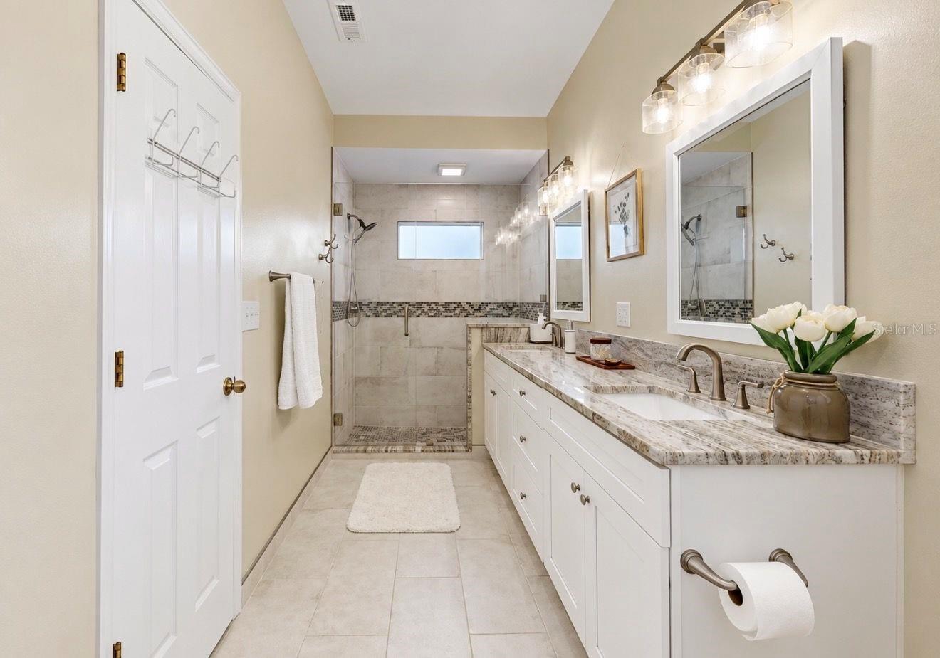 2216 LAKE BAY WAY
