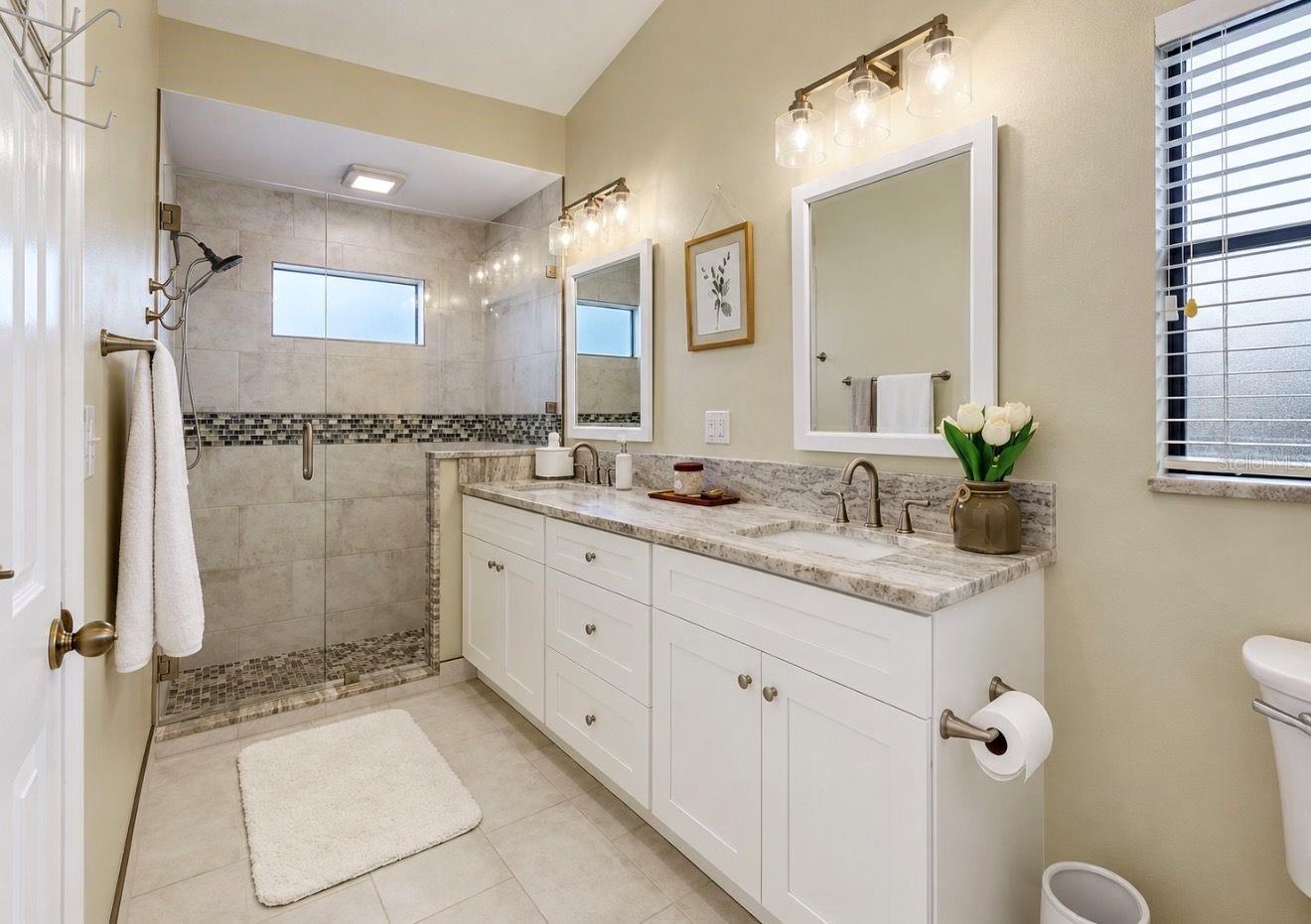 2216 LAKE BAY WAY