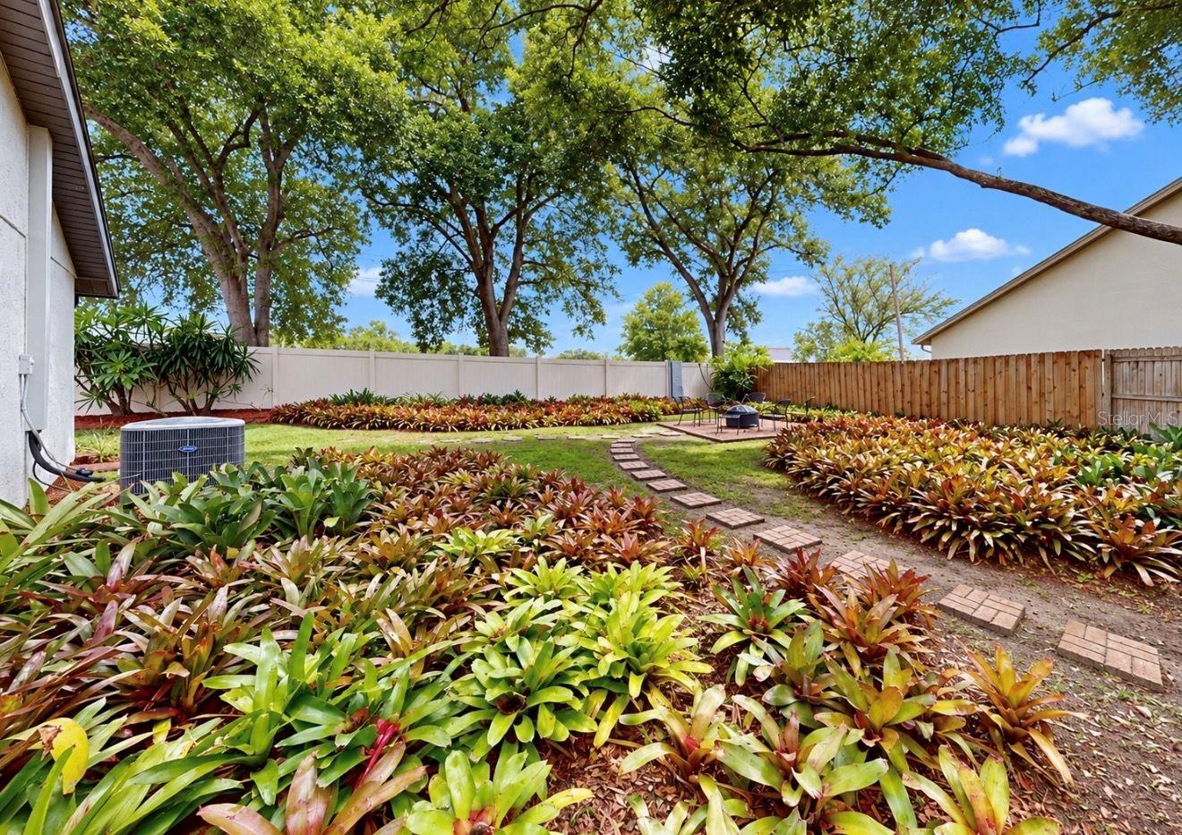 2216 LAKE BAY WAY