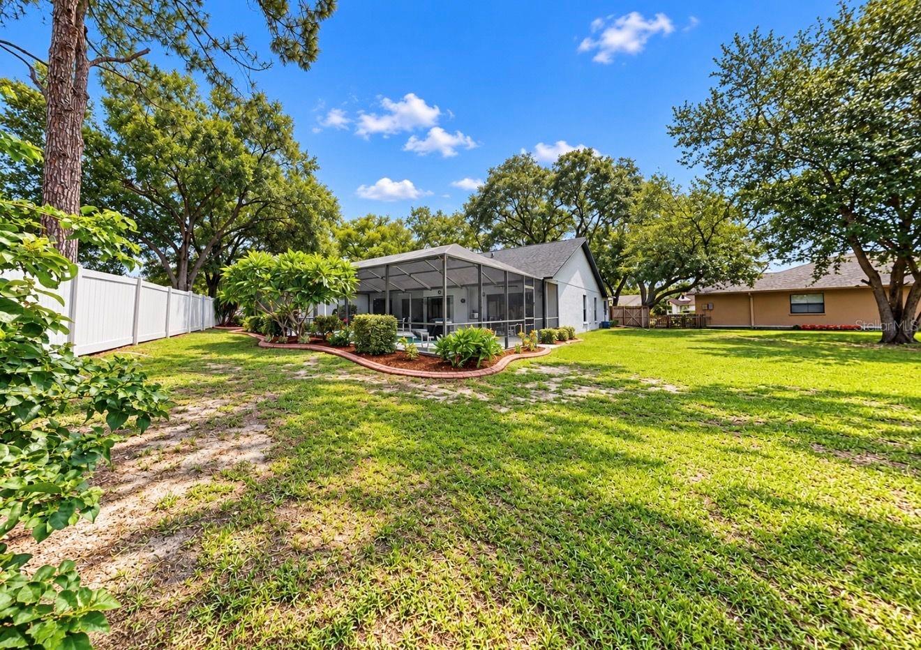2216 LAKE BAY WAY