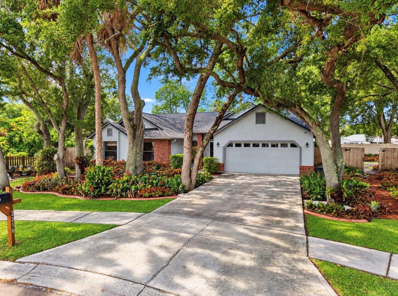 2216 LAKE BAY WAY