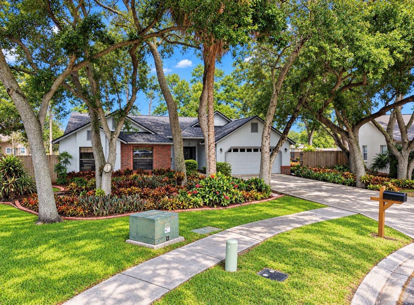 2216 LAKE BAY WAY