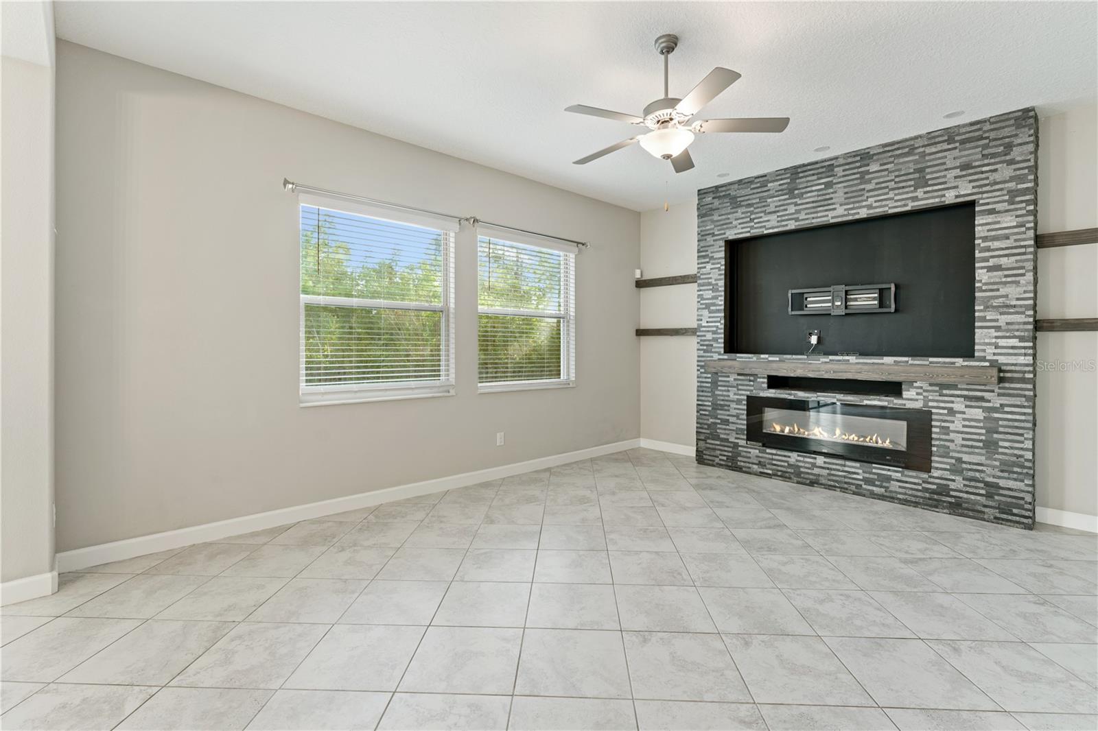 3123 HILLIARD DR