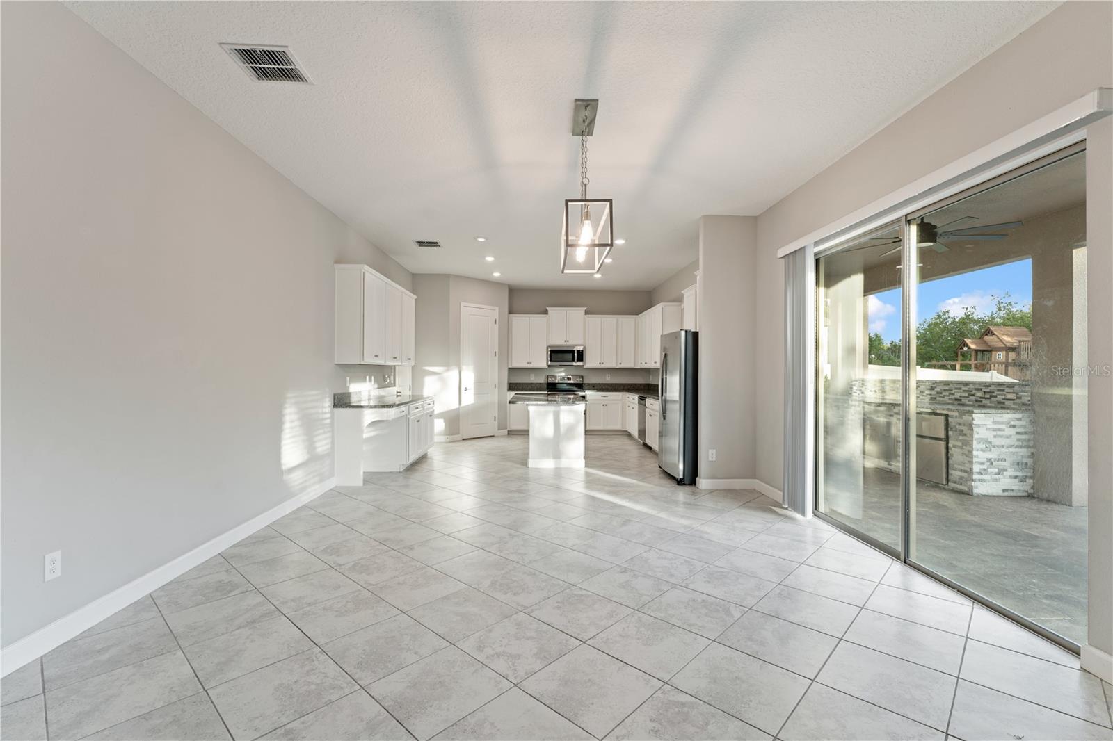 3123 HILLIARD DR