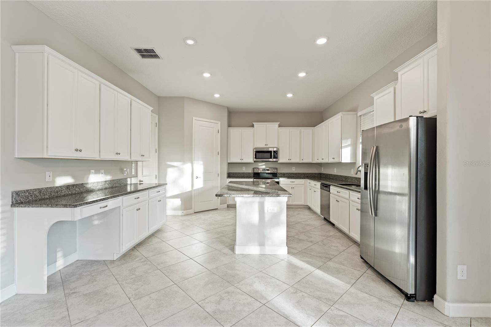 3123 HILLIARD DR