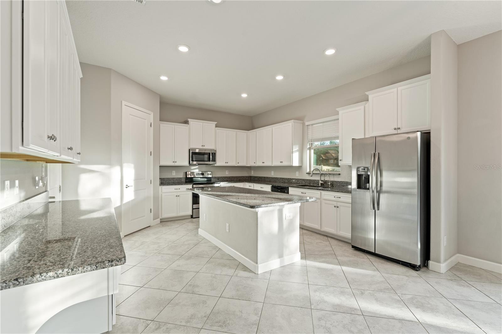 3123 HILLIARD DR