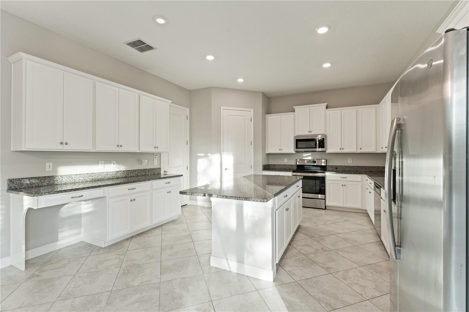 3123 HILLIARD DR