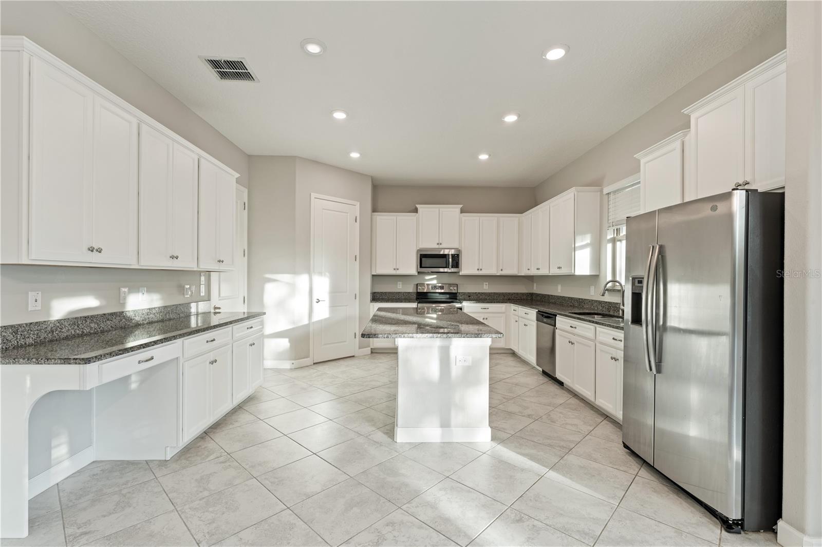 3123 HILLIARD DR