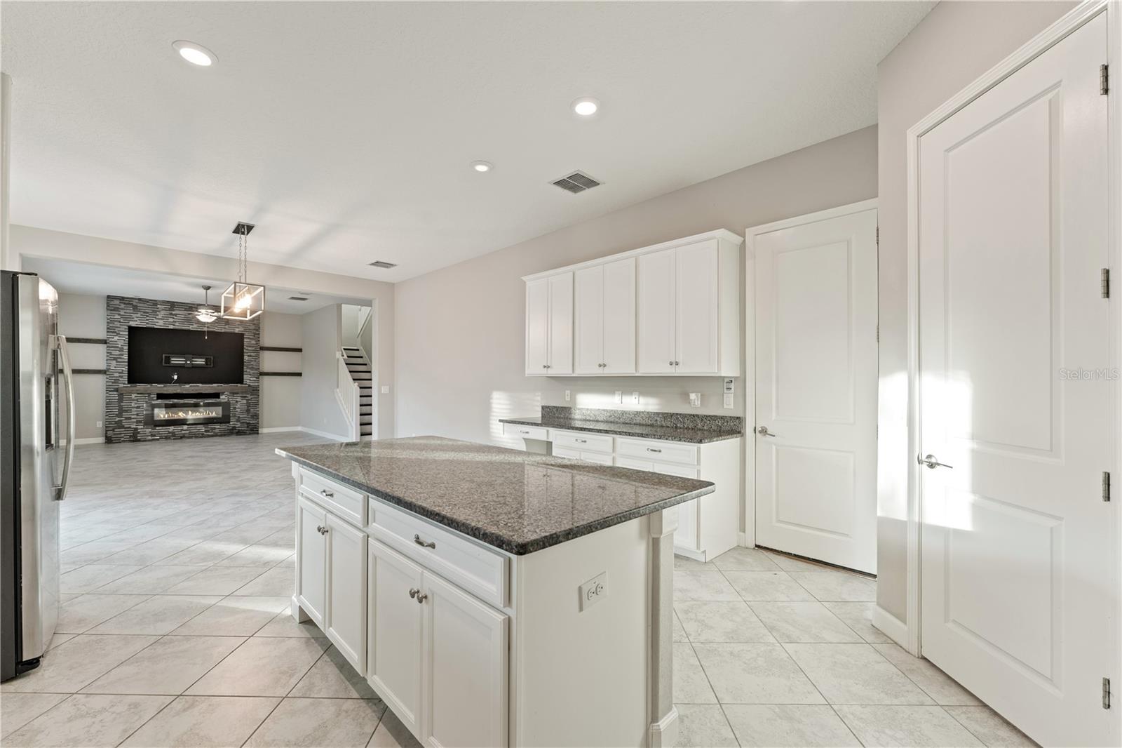 3123 HILLIARD DR