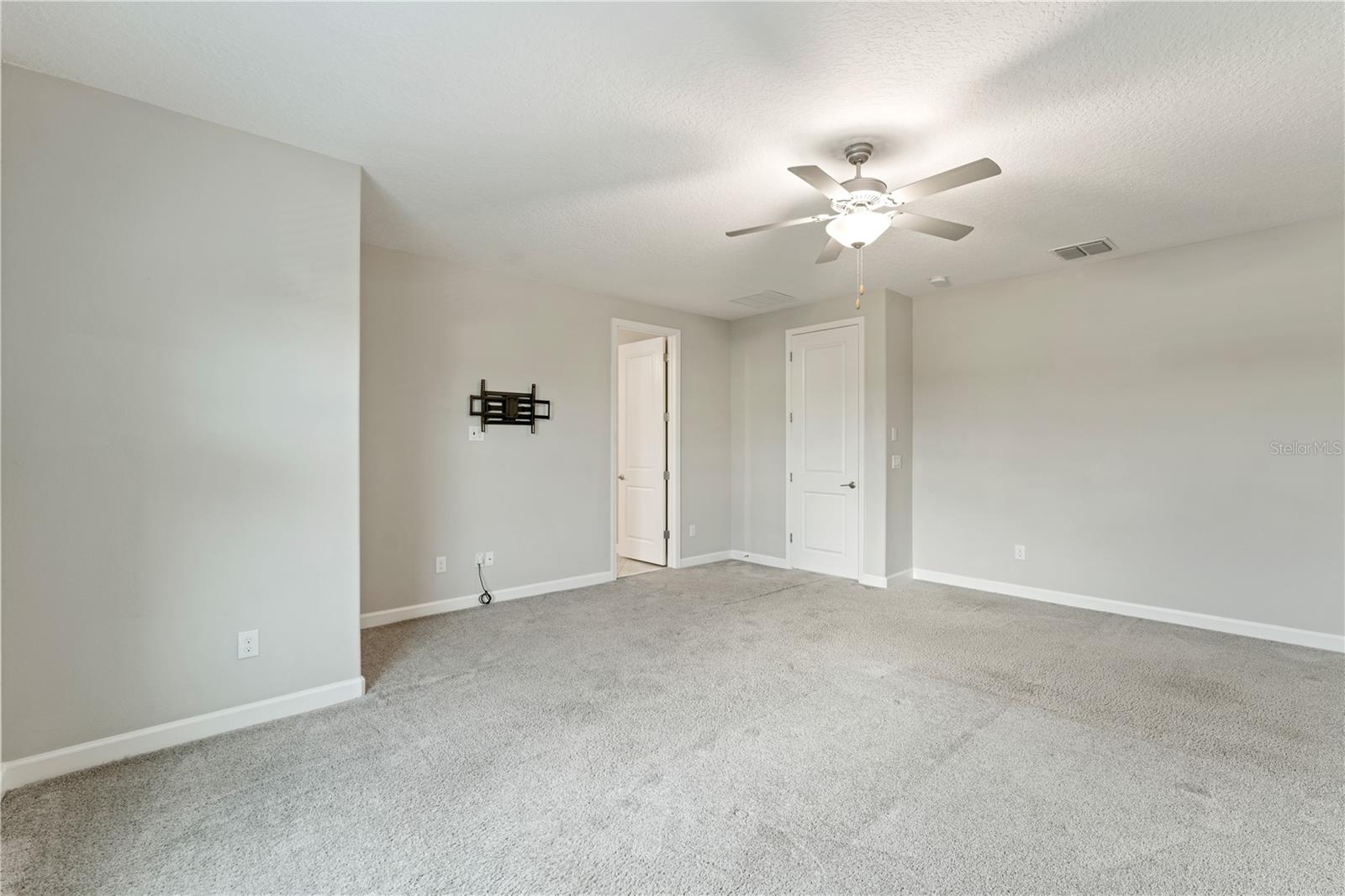 3123 HILLIARD DR