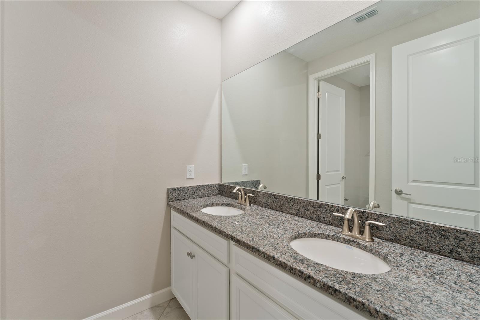3123 HILLIARD DR