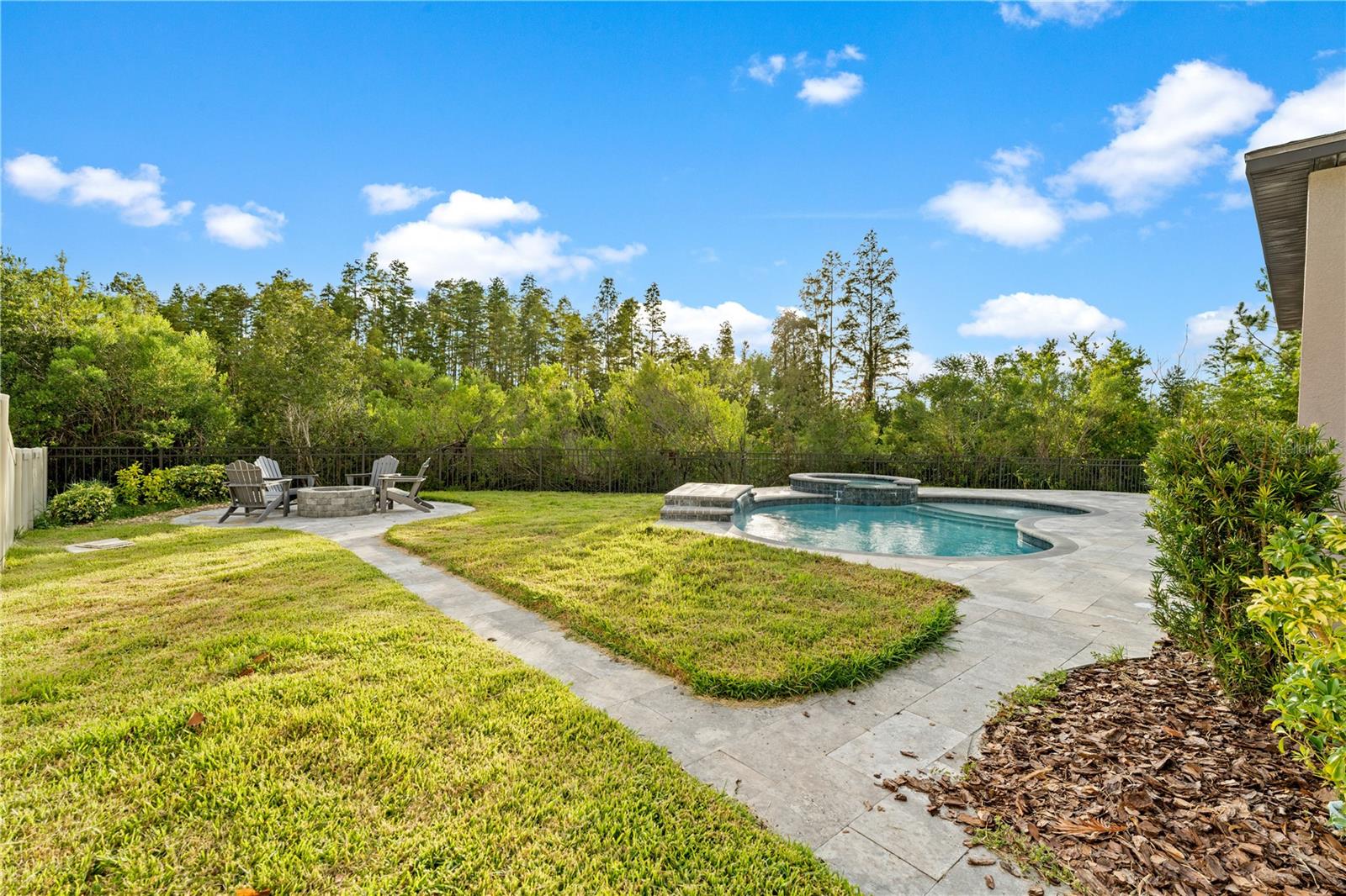 3123 HILLIARD DR