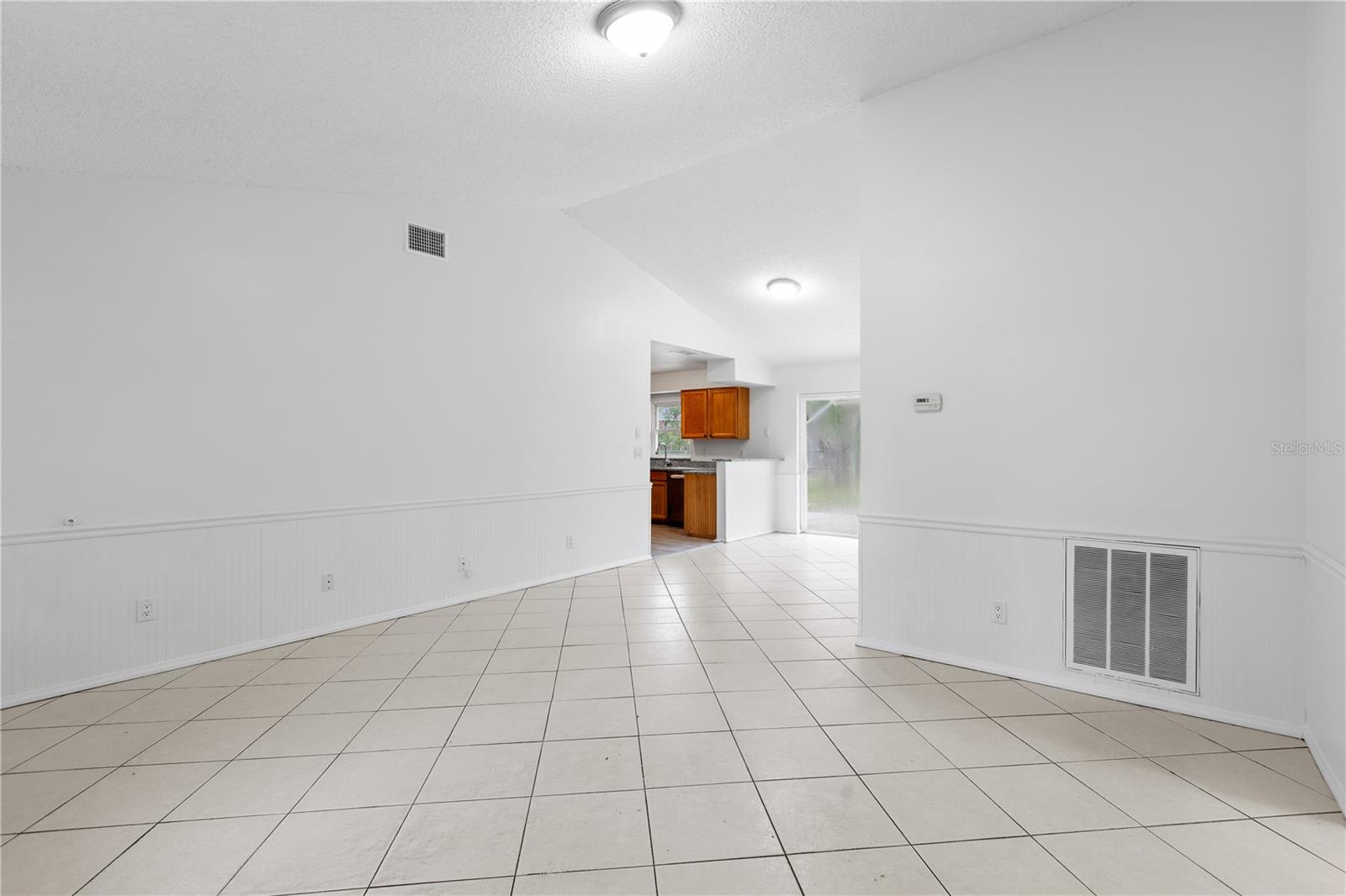8221 AUTUMN OAK AVE