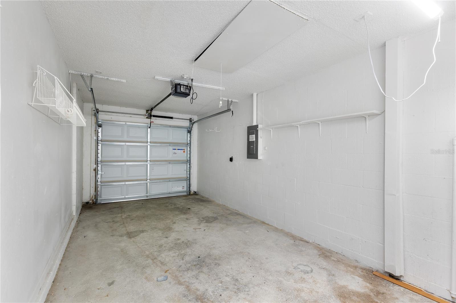 8221 AUTUMN OAK AVE