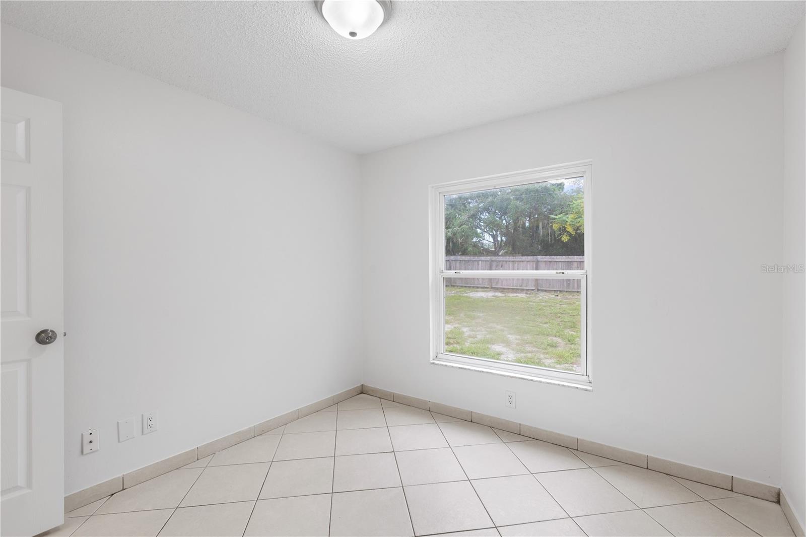 8221 AUTUMN OAK AVE
