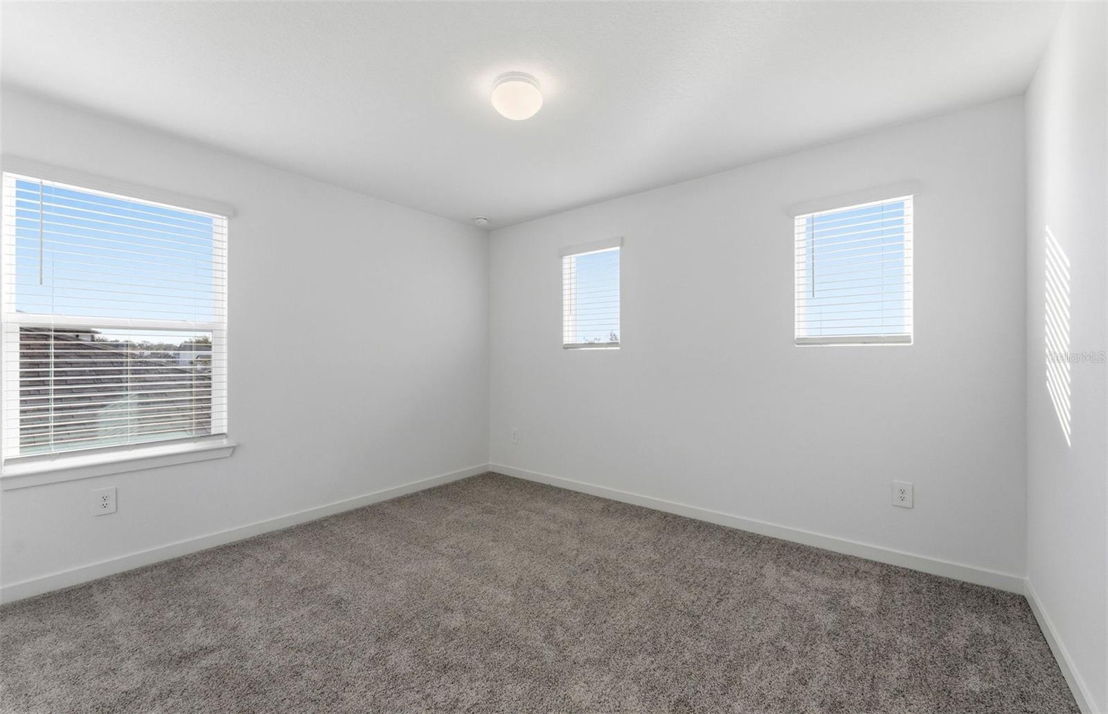 11133 SYCAMORE GLEN LOOP
