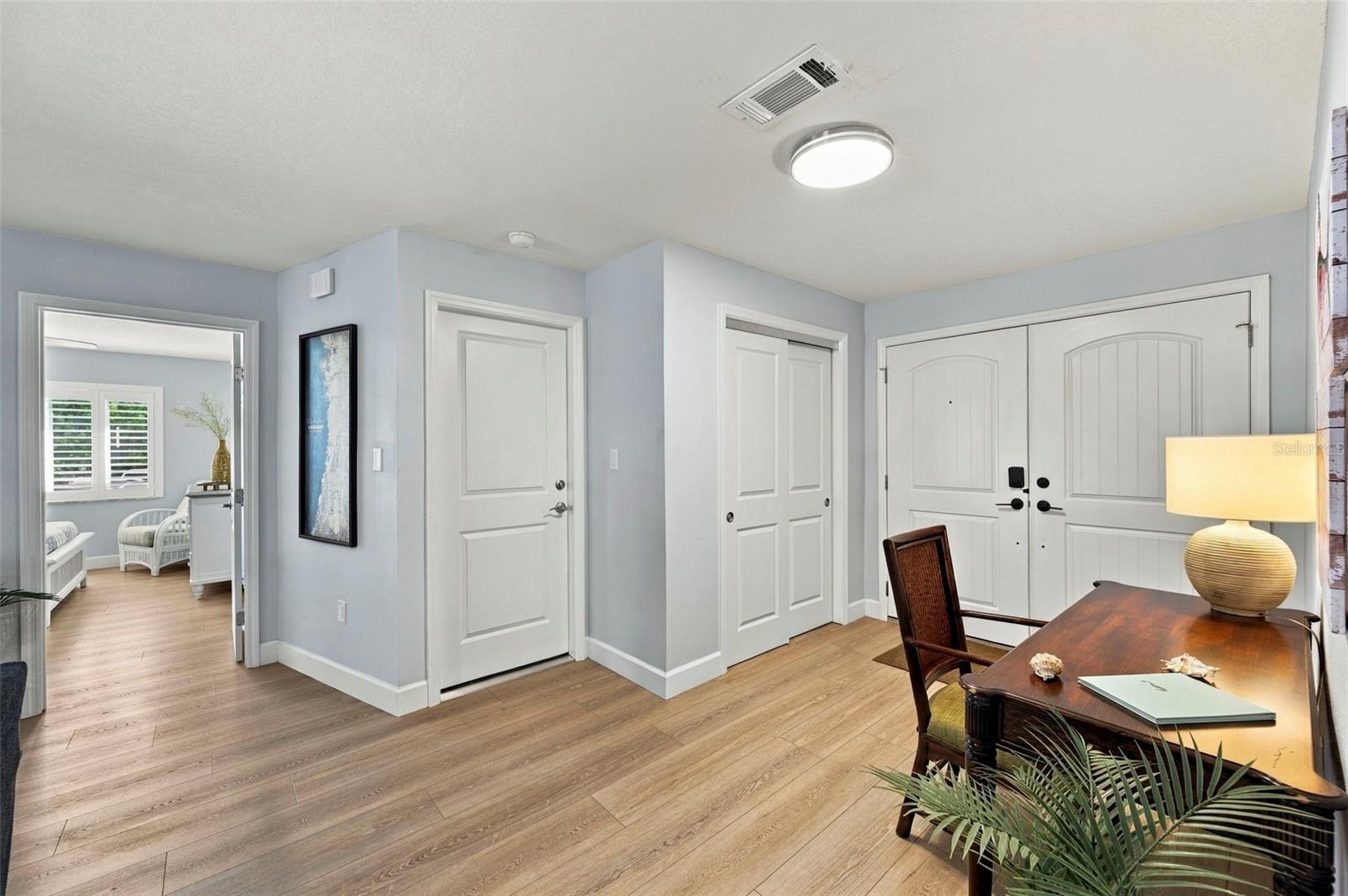 6027 BEVERLY DR