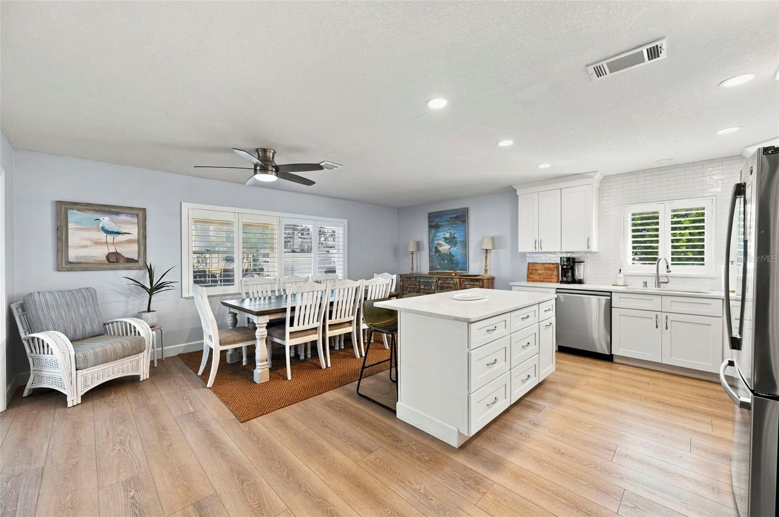 6027 BEVERLY DR