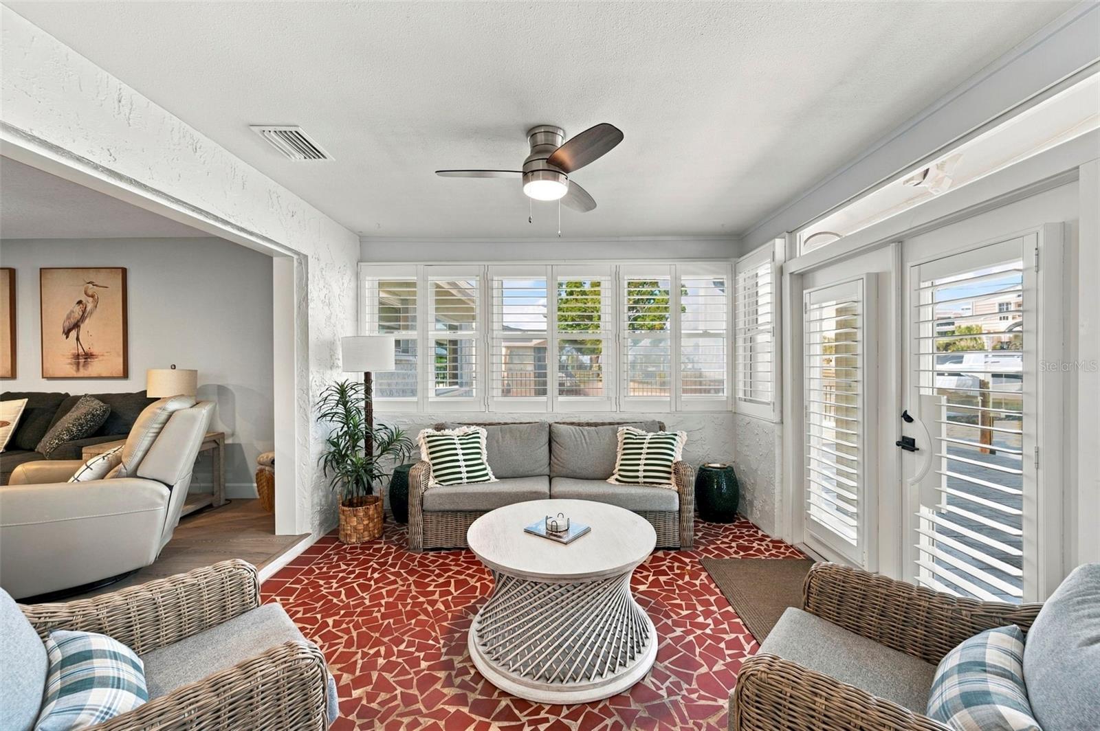 6027 BEVERLY DR