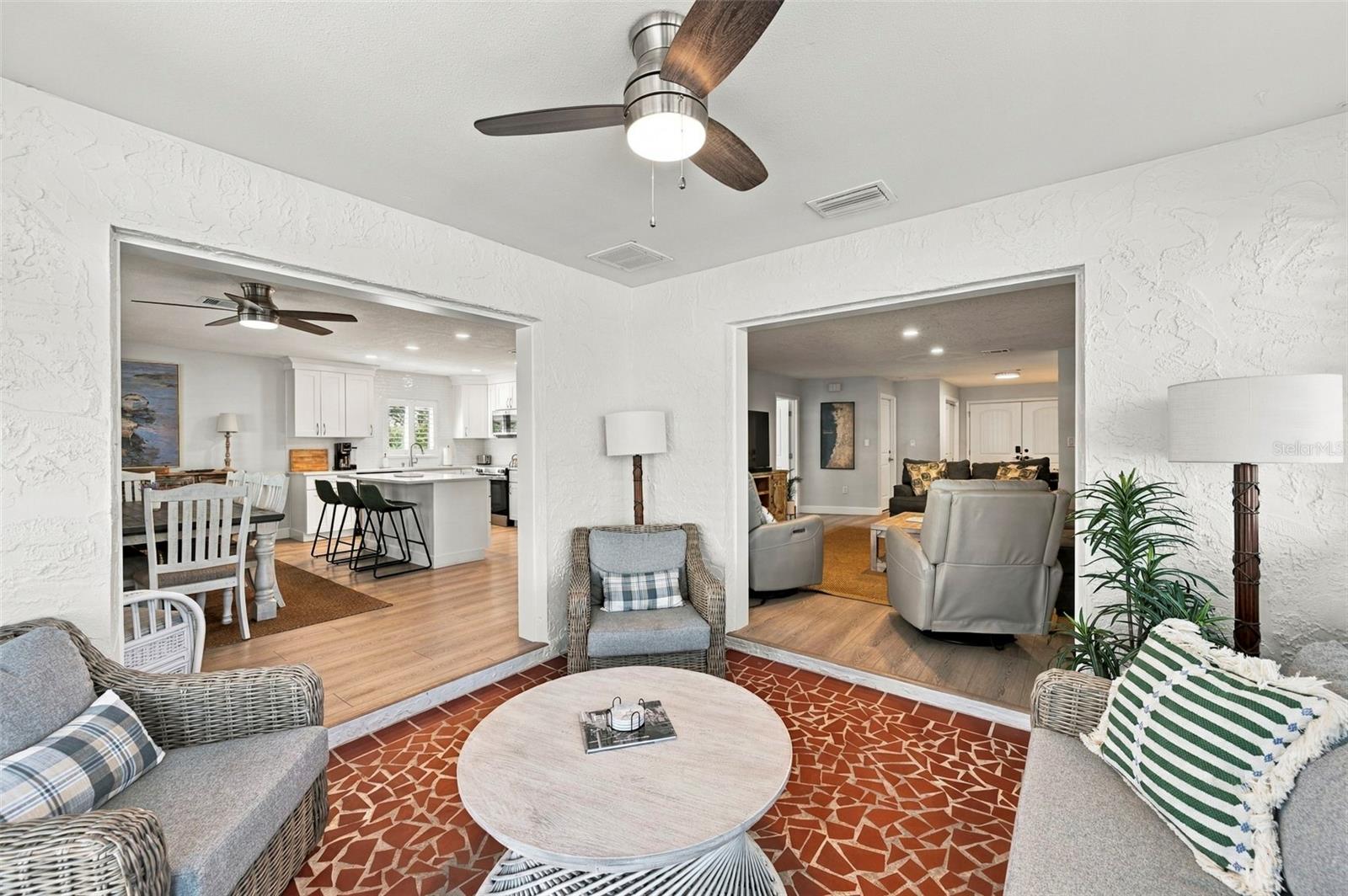6027 BEVERLY DR