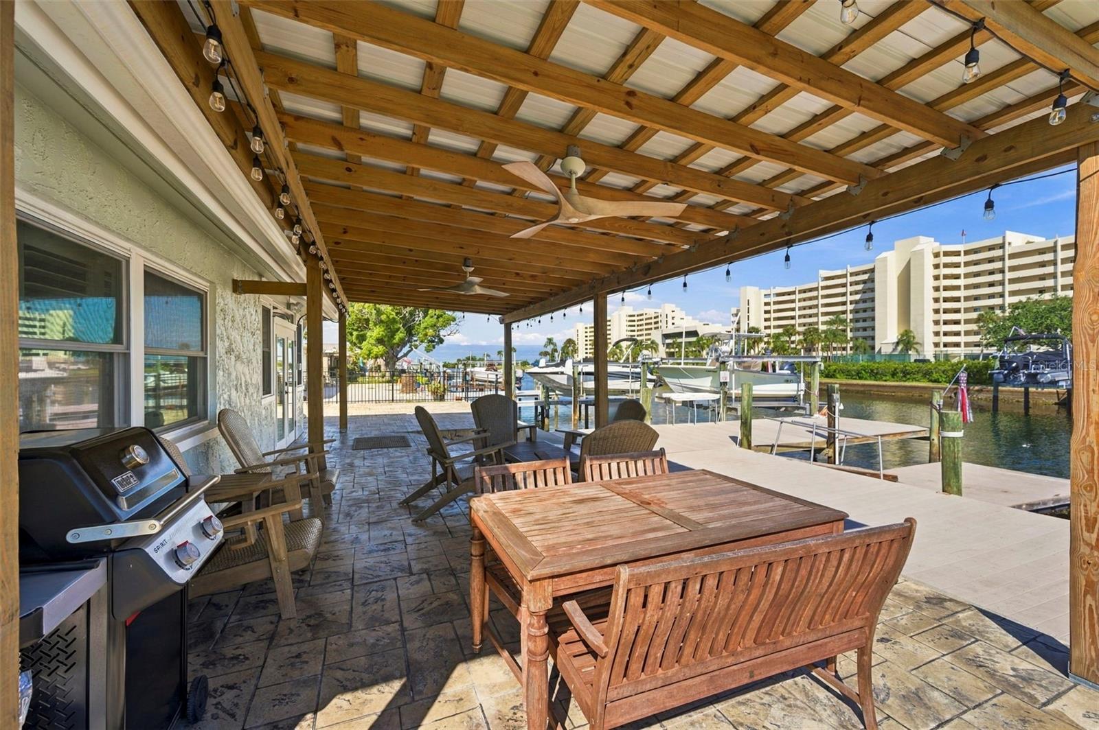 6027 BEVERLY DR