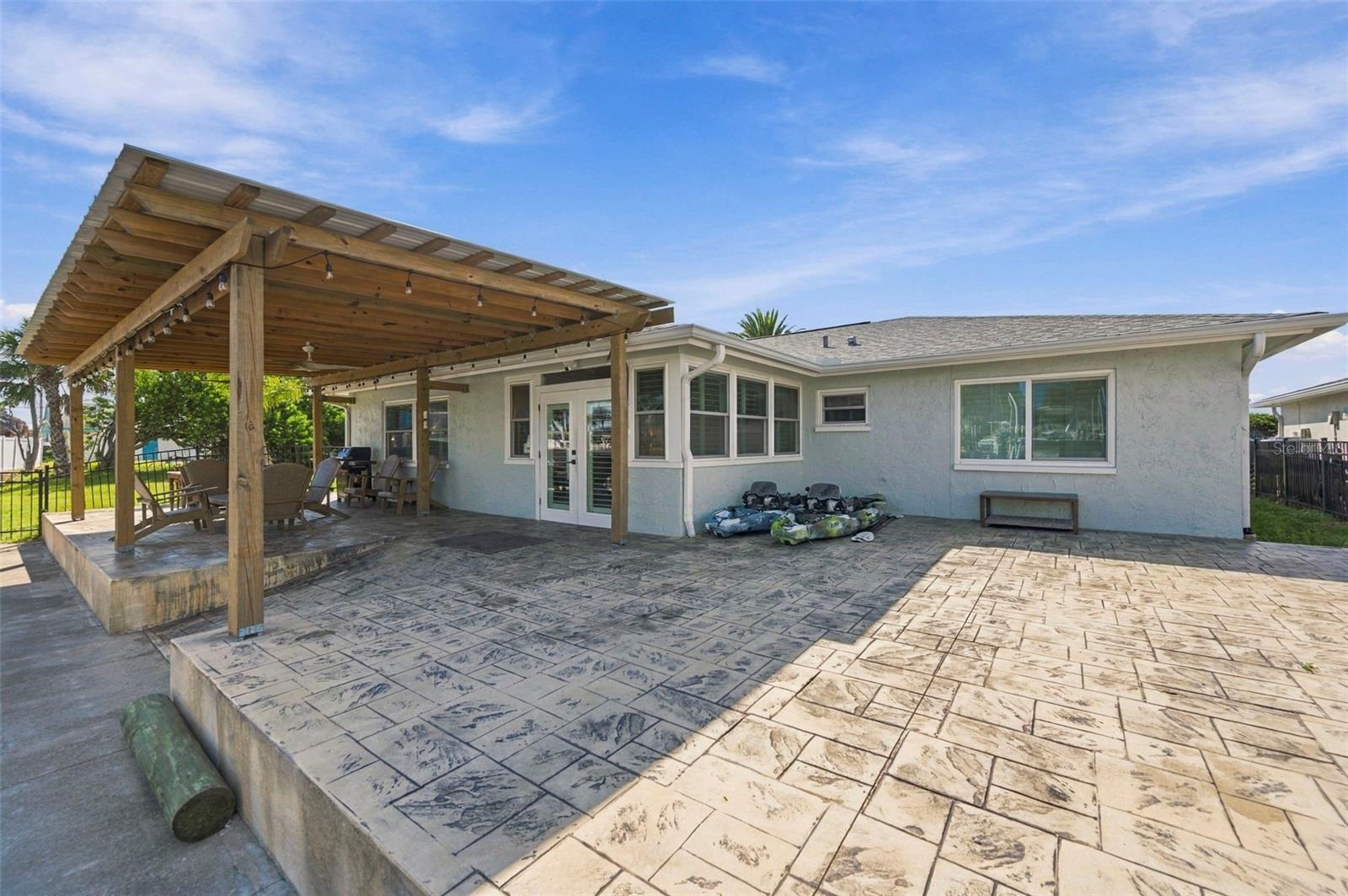 6027 BEVERLY DR
