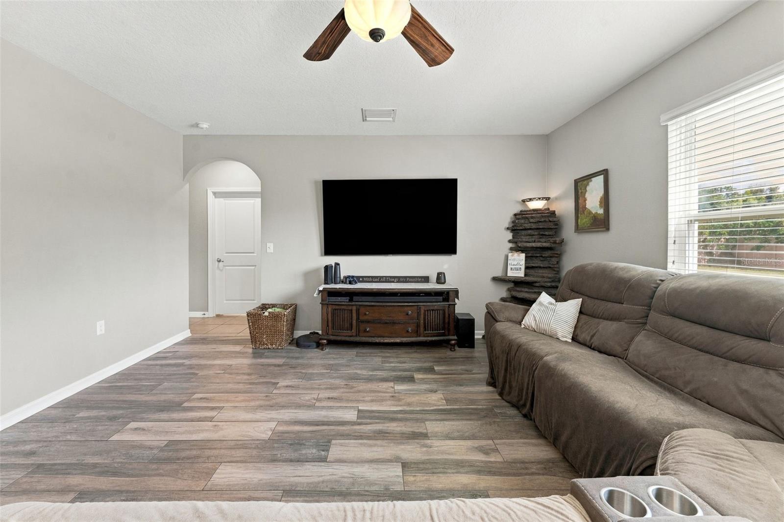 506 DIAMOND RIDGE RD
