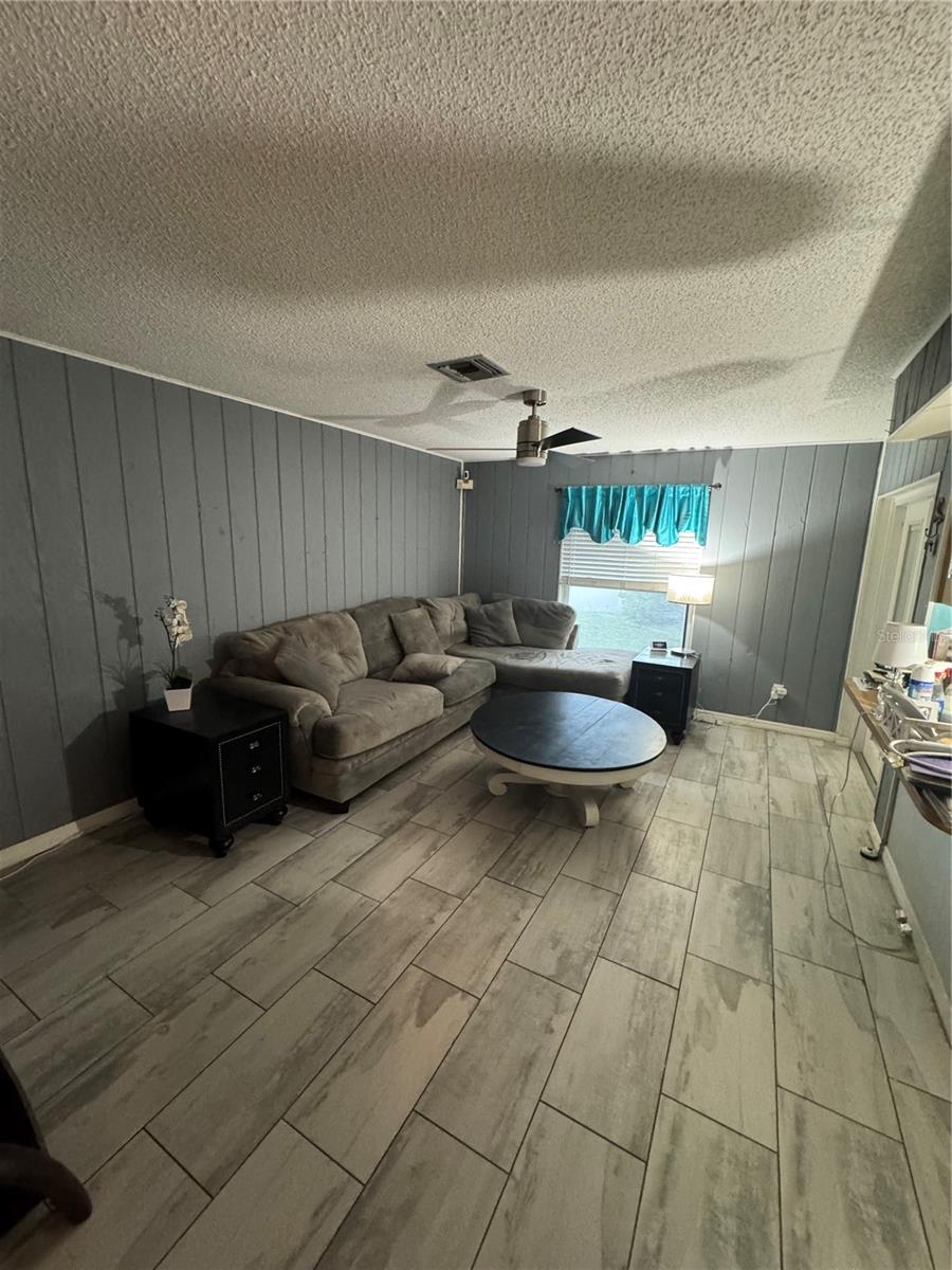1818 ORANGE HILL DR
