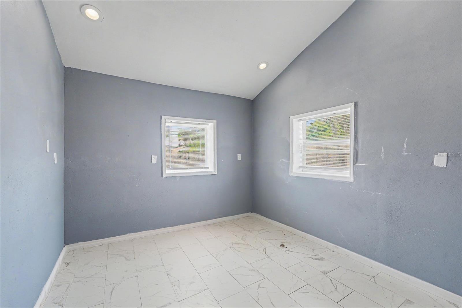 6706 SANDRA DR