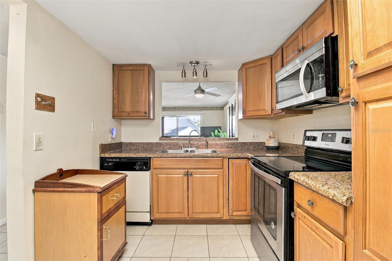 6308 NEWTOWN CIR #8B5