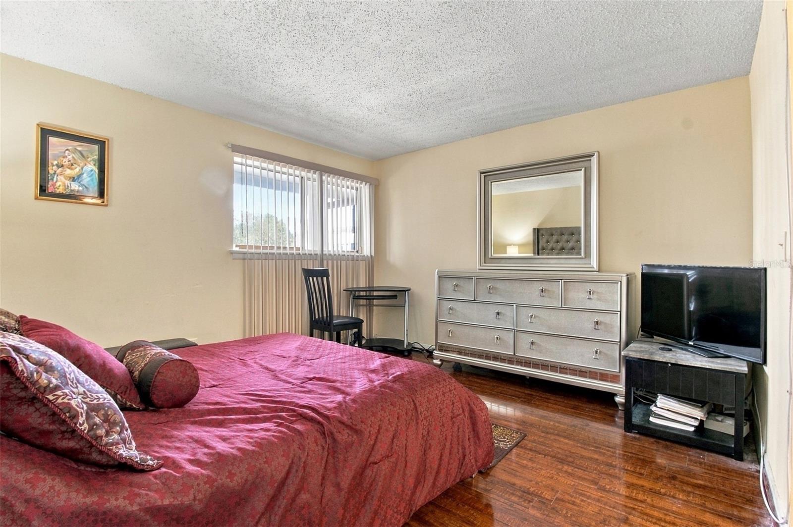6308 NEWTOWN CIR #8B5