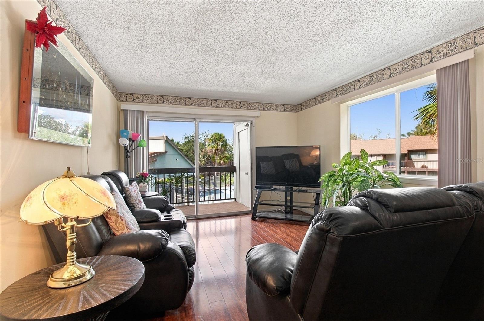6308 NEWTOWN CIR #8B5