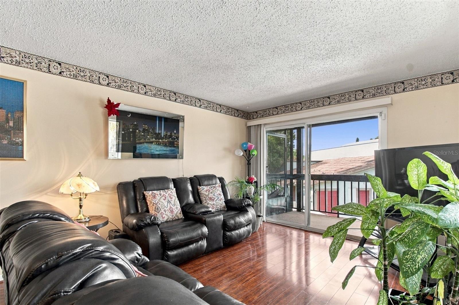 6308 NEWTOWN CIR #8B5