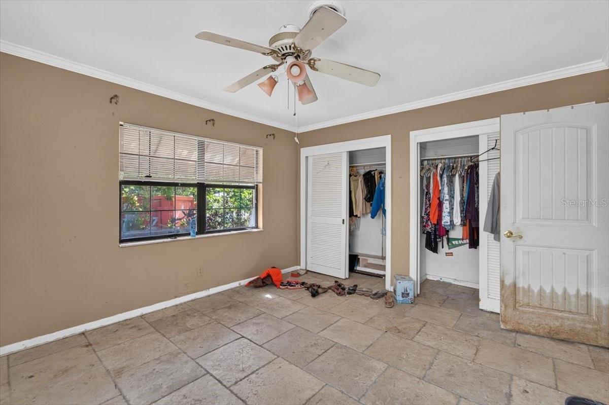 114 W DAVIS BLVD