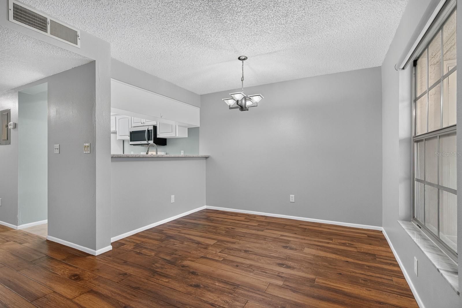 2998 BONAVENTURE CIR #104