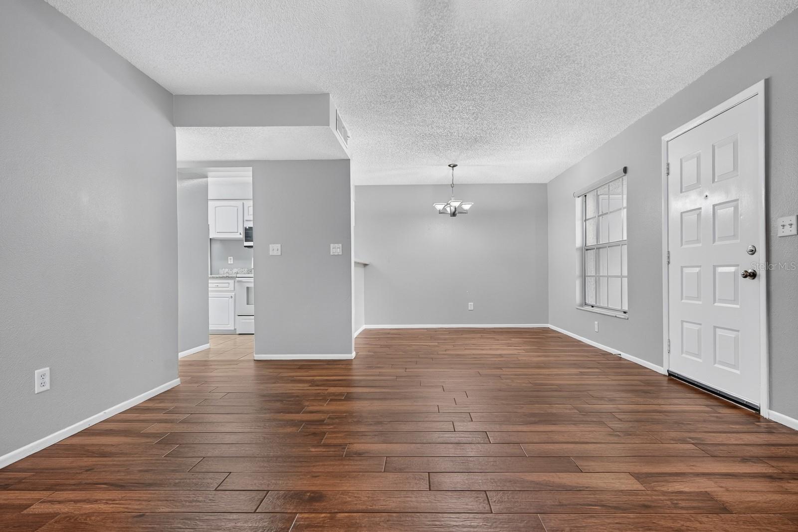 2998 BONAVENTURE CIR #104