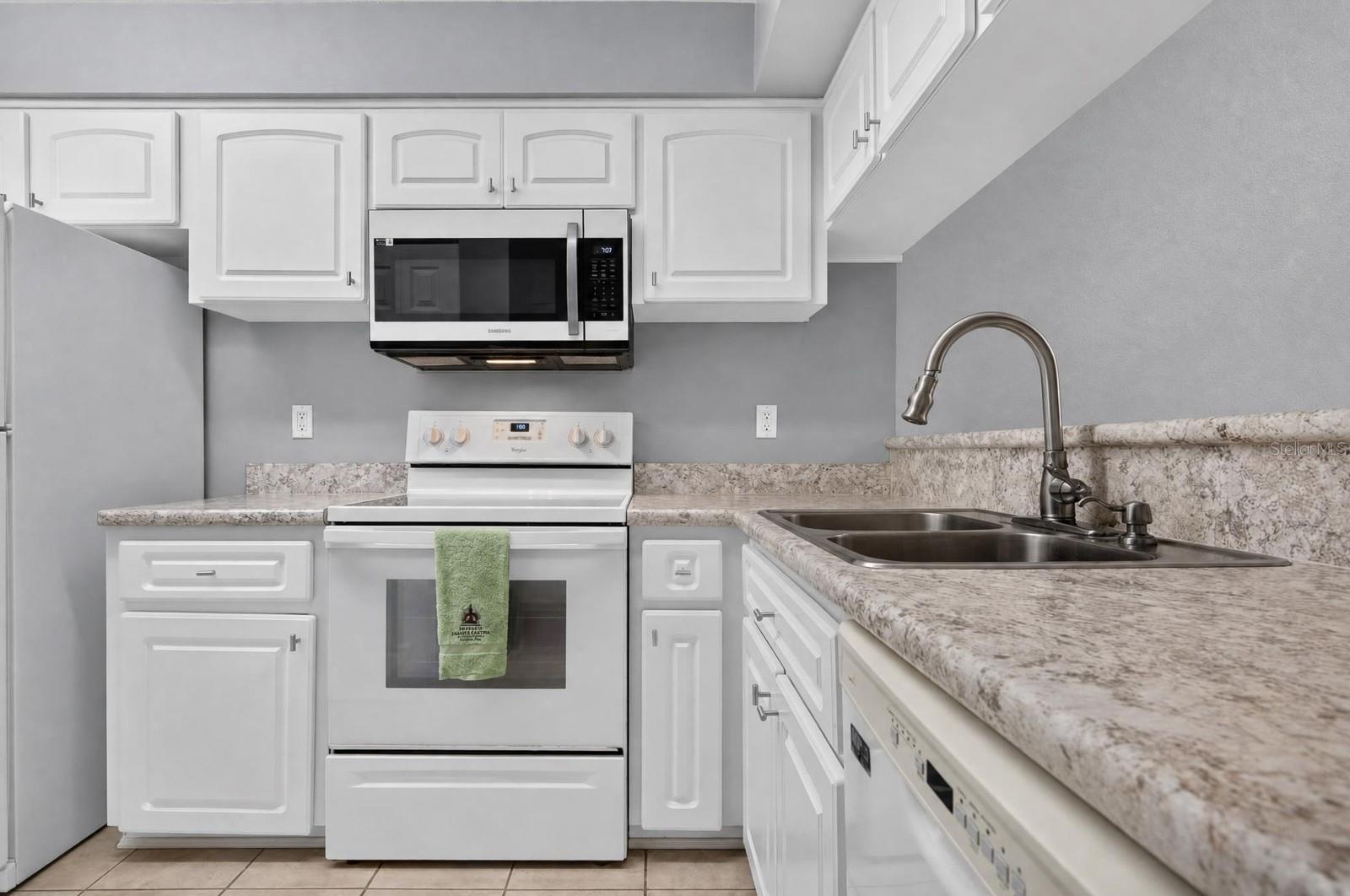 2998 BONAVENTURE CIR #104