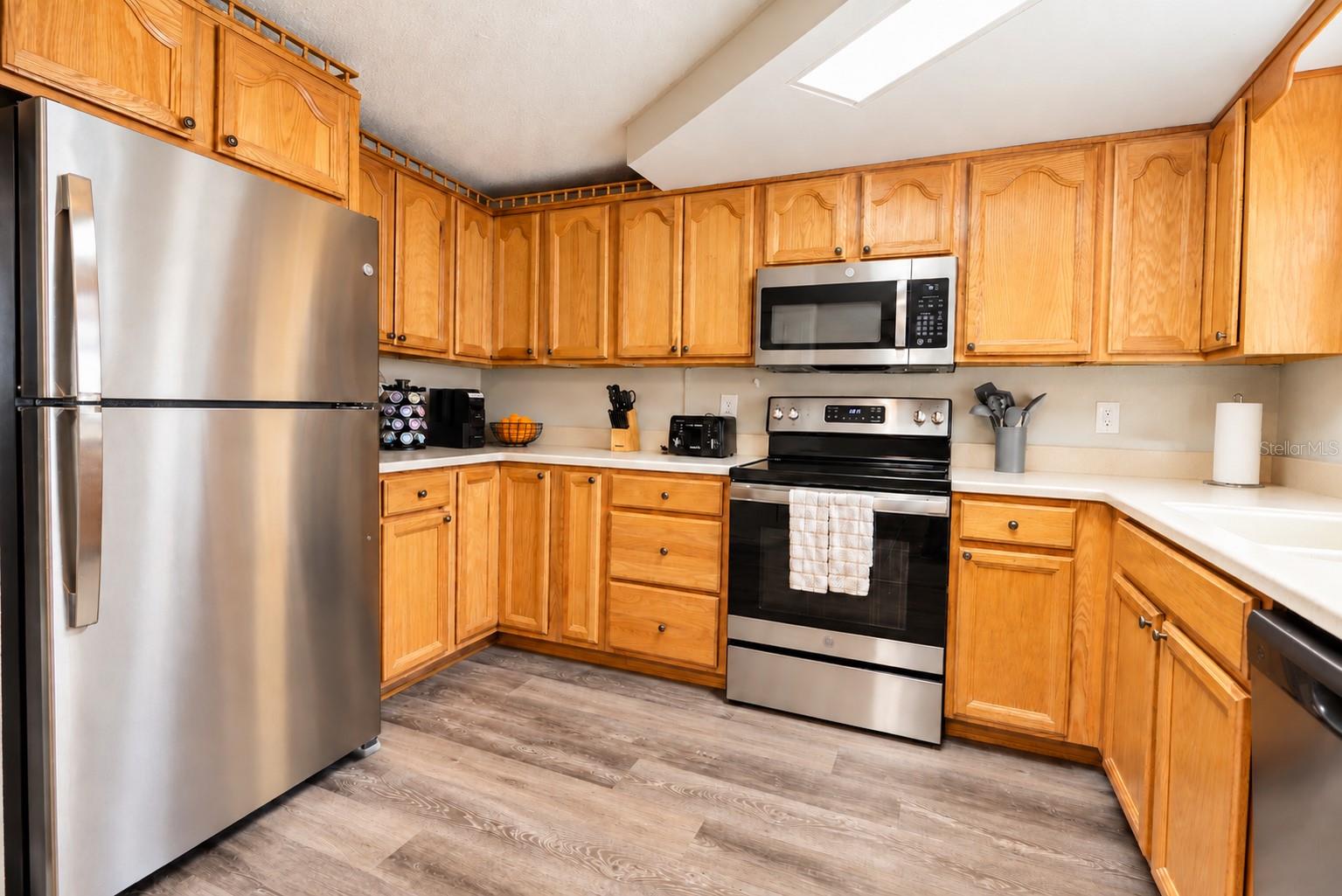 7310 IVANHOE DR