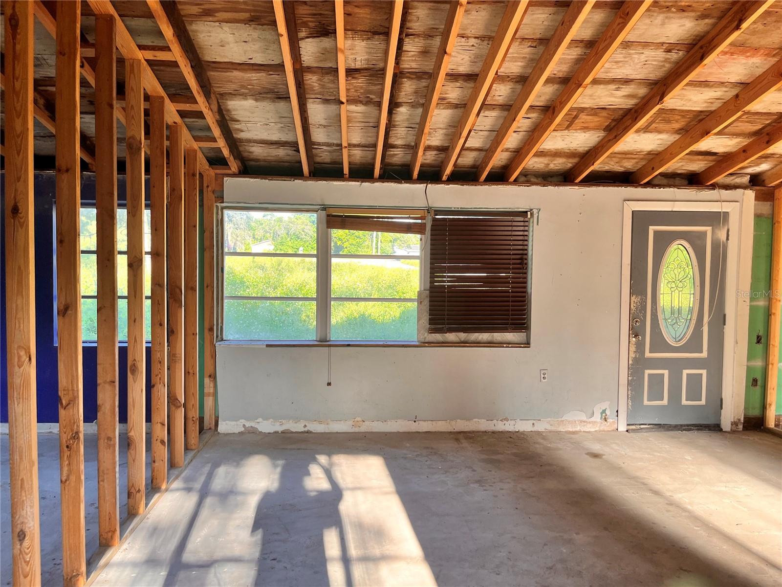 15308 BANJO DR