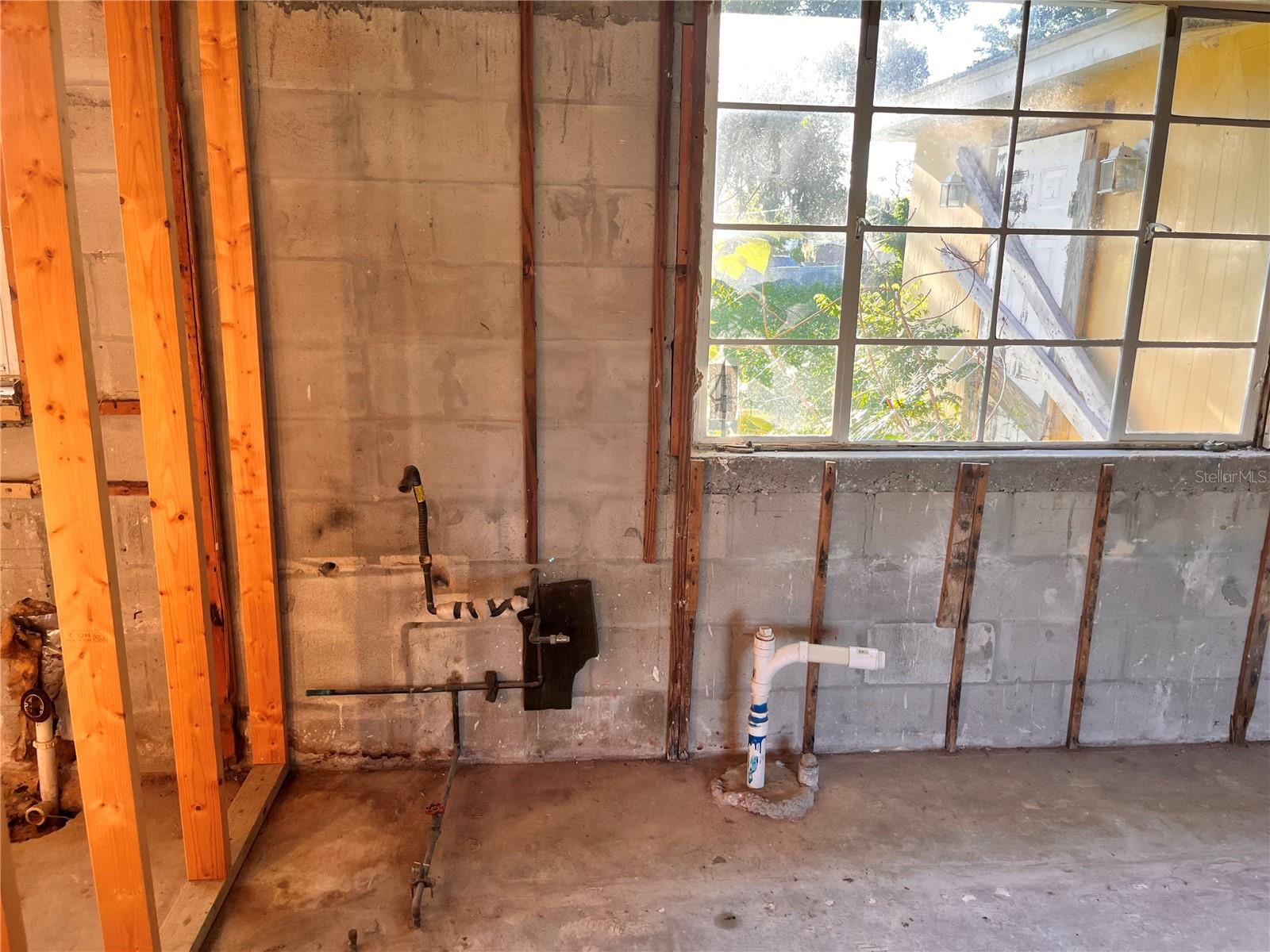 15308 BANJO DR