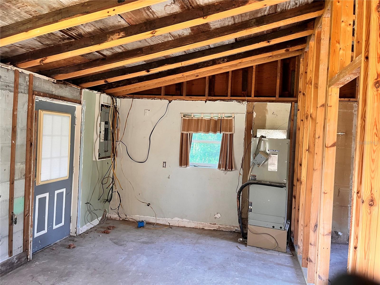 15308 BANJO DR