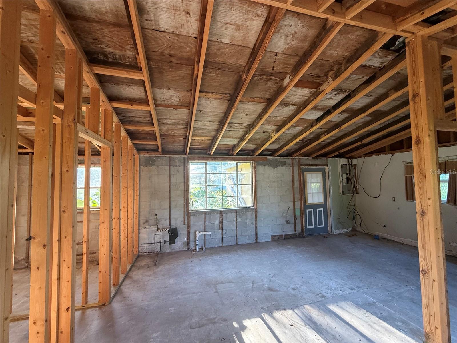 15308 BANJO DR
