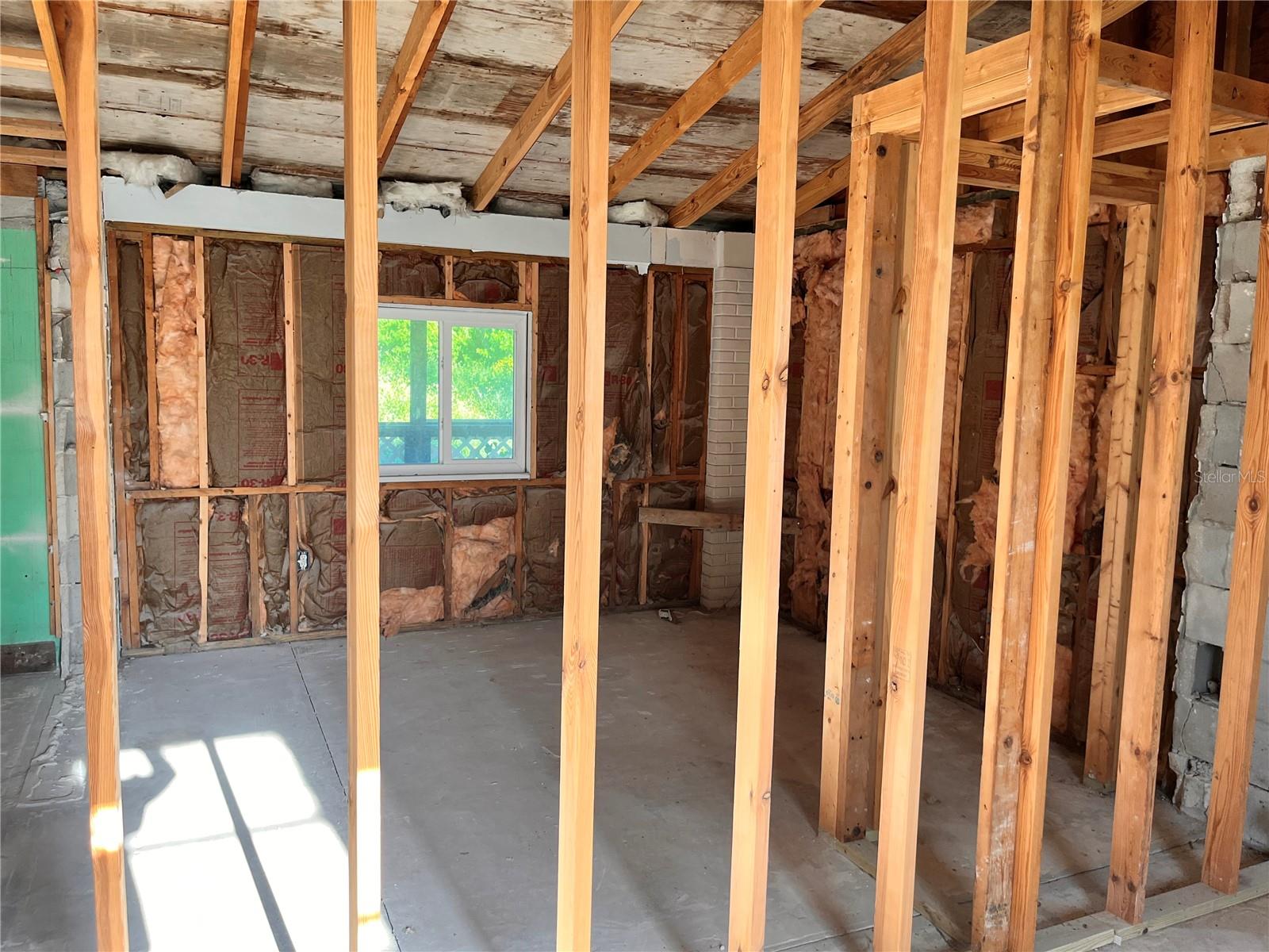 15308 BANJO DR
