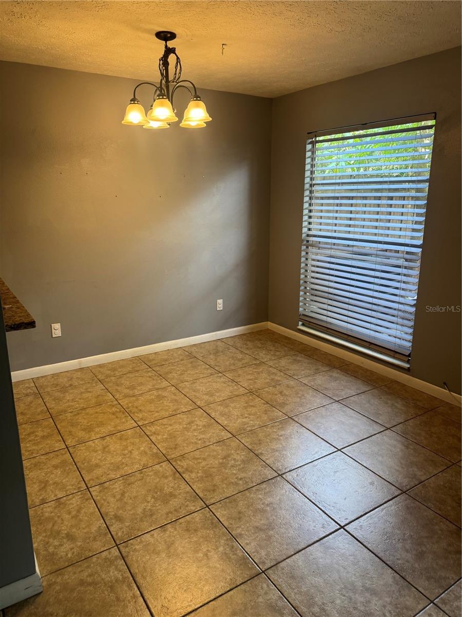 9459 FOREST HILLS CIR