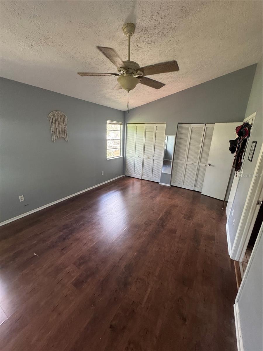 9459 FOREST HILLS CIR