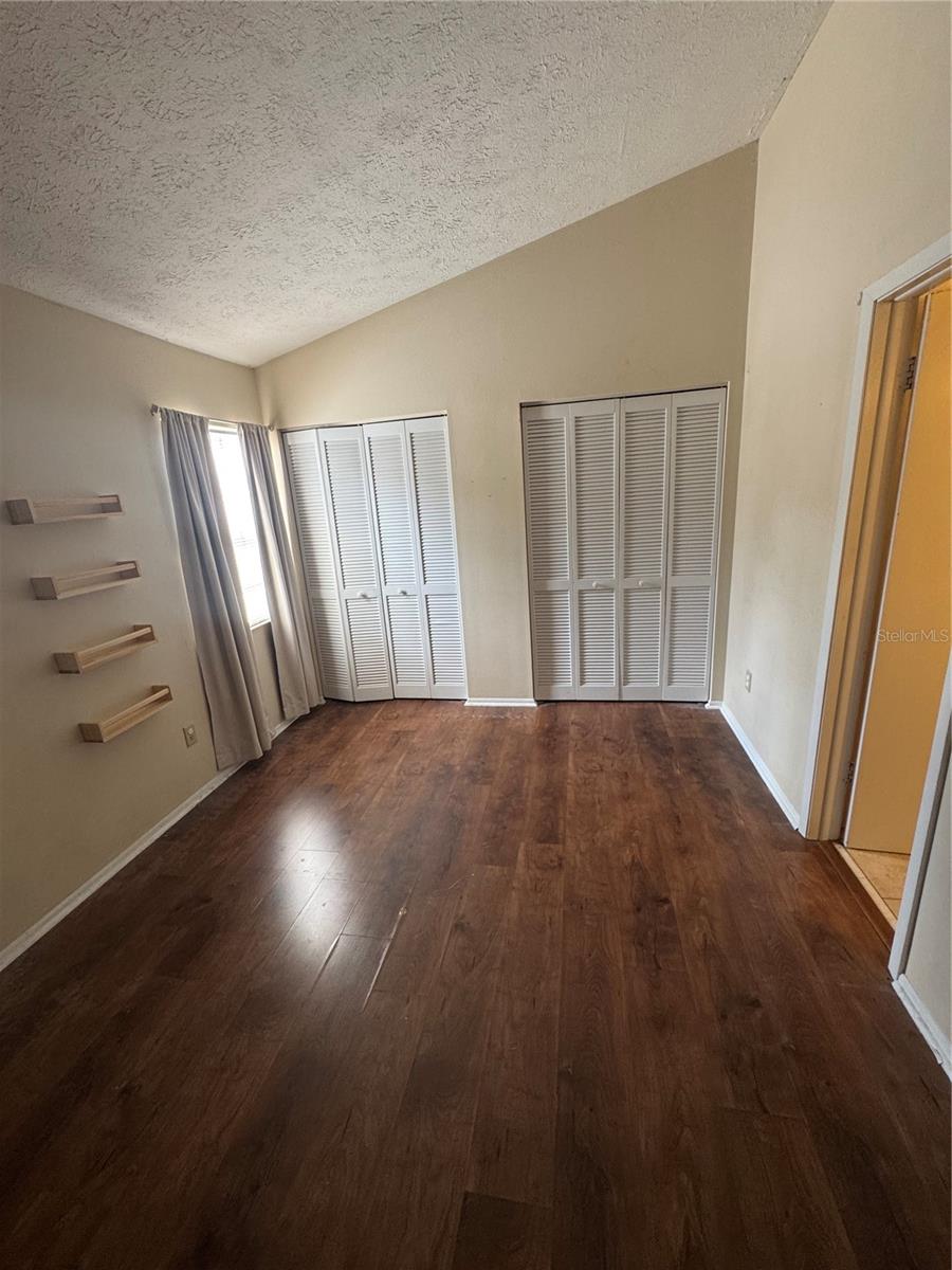9459 FOREST HILLS CIR