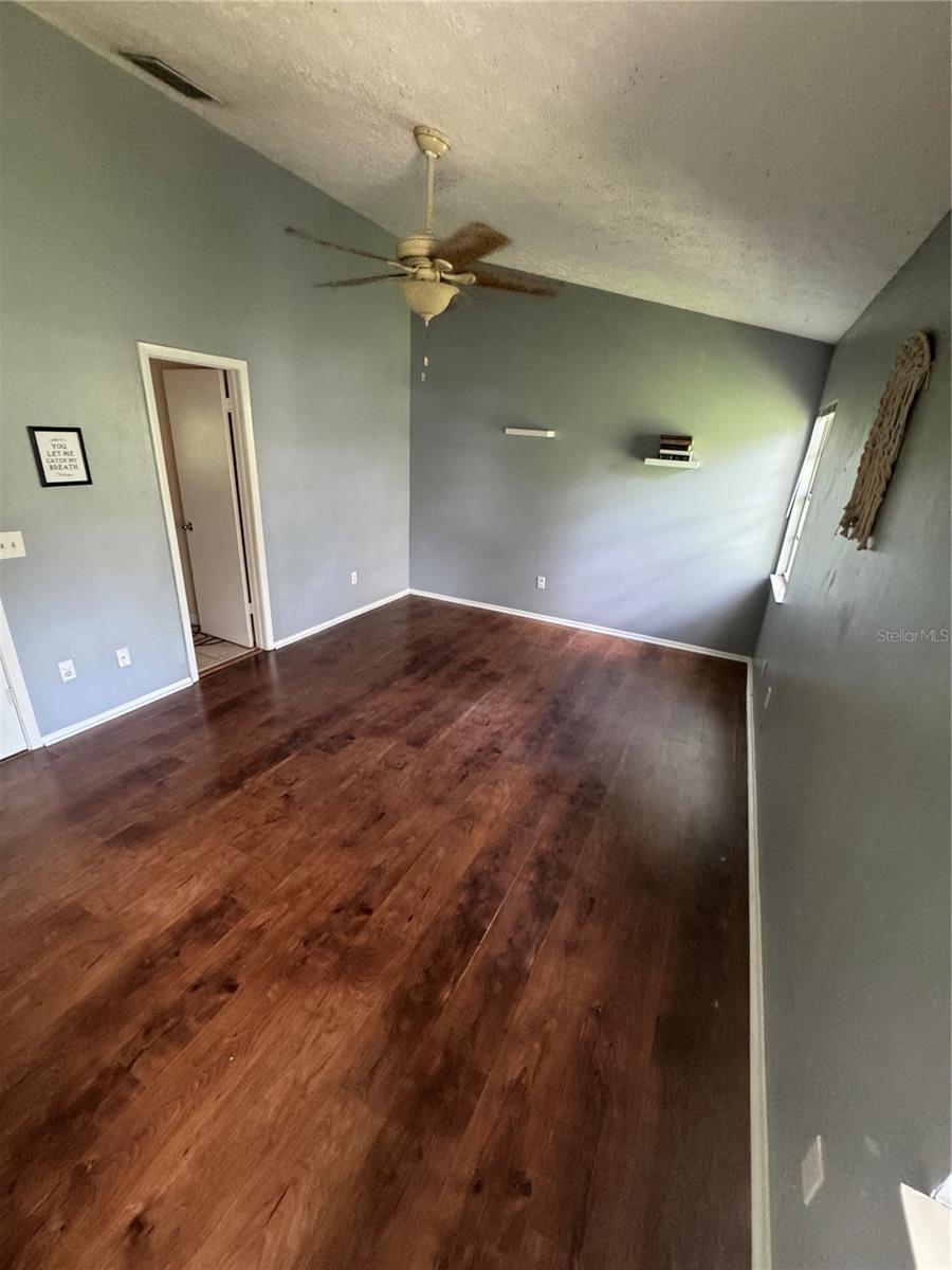 9459 FOREST HILLS CIR