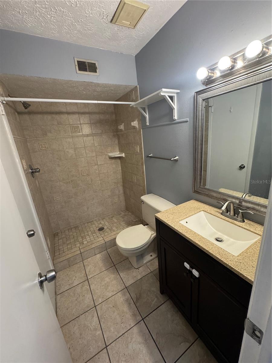 9459 FOREST HILLS CIR