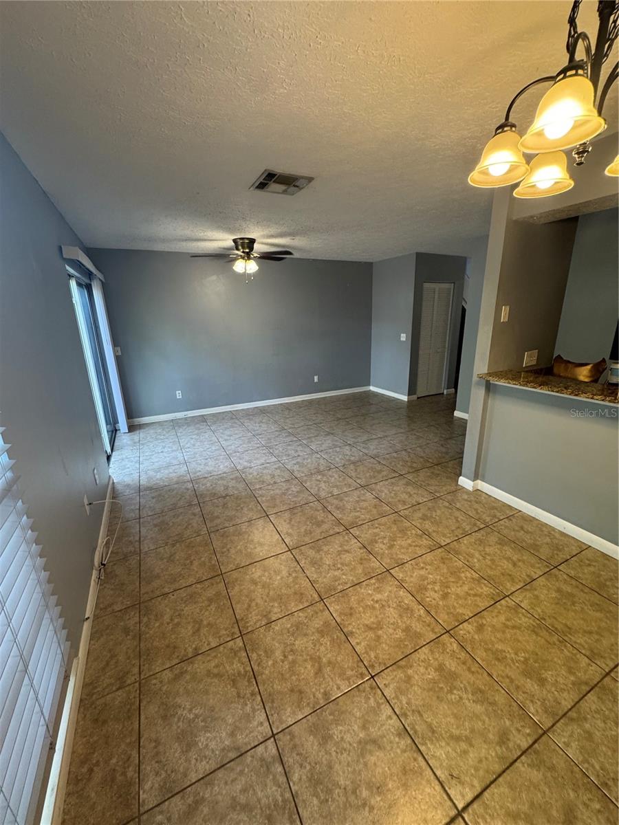 9459 FOREST HILLS CIR