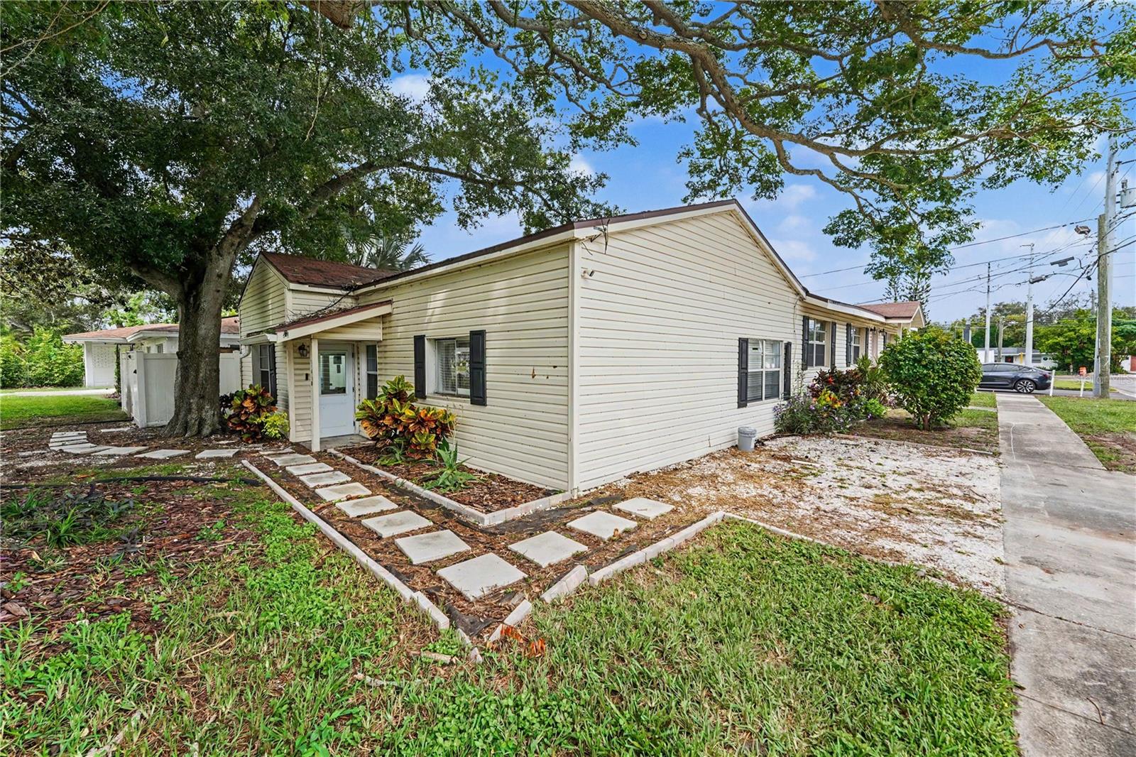 116 N DUNCAN AVE